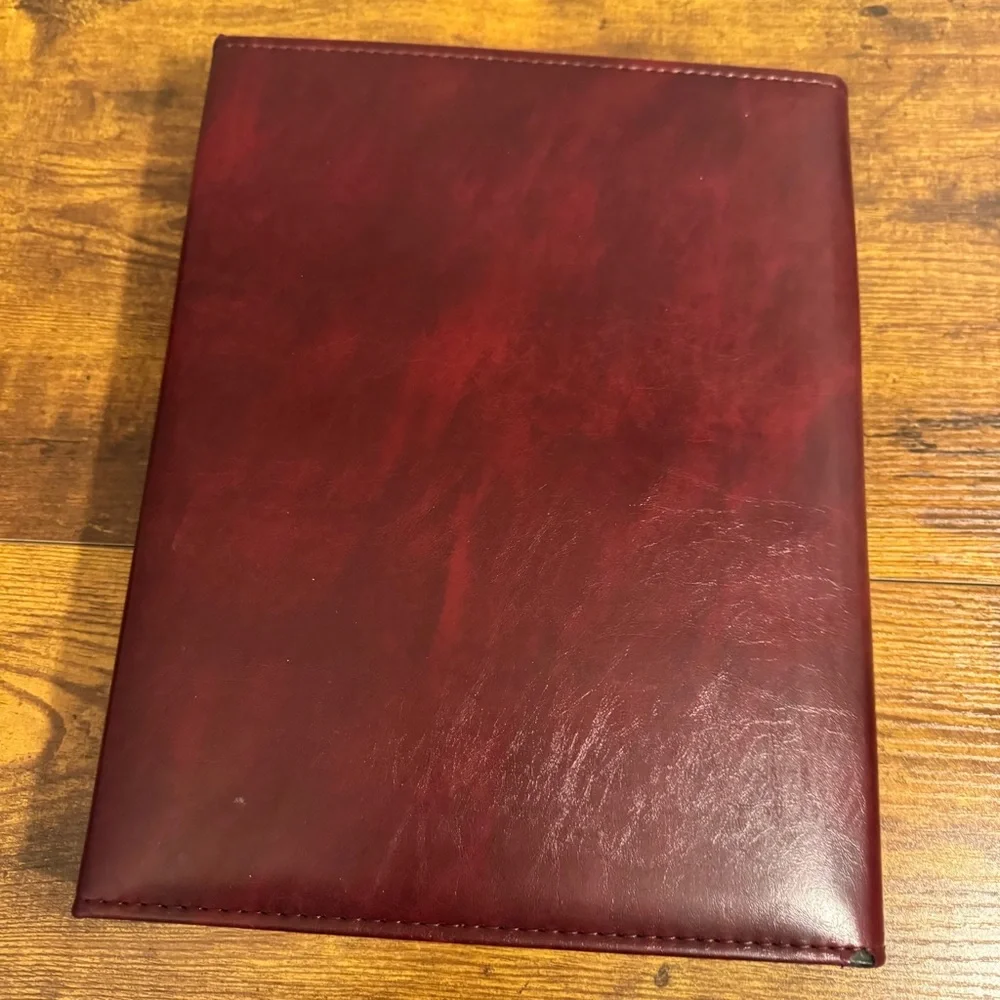 InteliDesign Vintage Locking Portfolio Calculator‎ Padfolio Burgundy Key